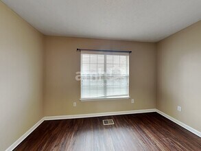 1245 Kristopher Dr in Lebanon, TN - Foto de edificio - Building Photo