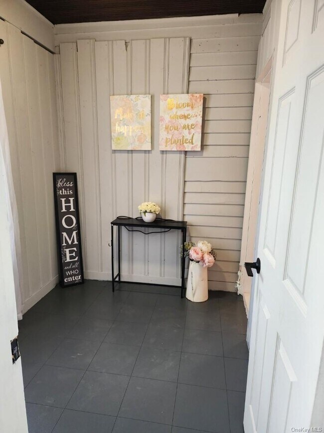 832 Calhoun Ave in Bronx, NY - Building Photo - Building Photo