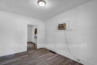 5316 Janet Ave in Jennings, MO - Foto de edificio - Building Photo