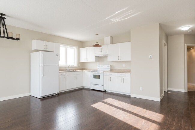 Cascia in Edmonton, AB - Building Photo - Building Photo