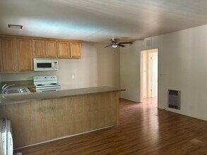 6930 Fulton Ave in Los Angeles, CA - Building Photo - Building Photo