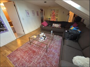 26 Greylock Rd, Unit 3B in Boston, MA - Building Photo - Building Photo