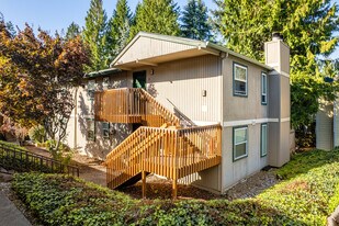 Pebble Creek Condominiums in Vancouver, WA - Building Photo