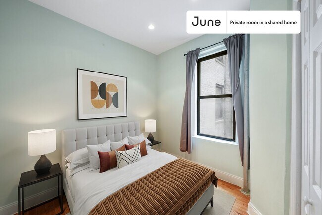 property at 23 E 109th St