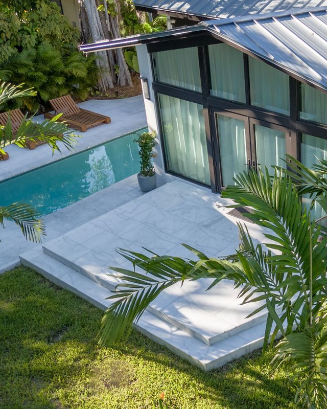 6380 SW 69th St in South Miami, FL - Foto de edificio - Building Photo