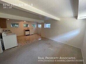 8212 15th Ave NE in Seattle, WA - Building Photo - Building Photo