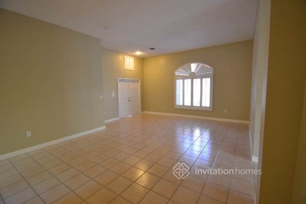 1062 NW 129th Pl in Miami, FL - Building Photo - Building Photo