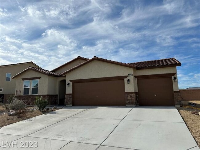 5576 S Gilliam St in Pahrump, NV - Building Photo - Building Photo