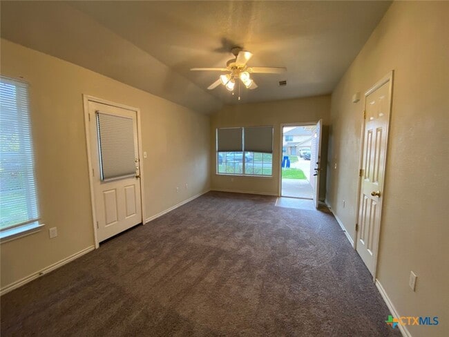 property at 3107 Yaupon Rd