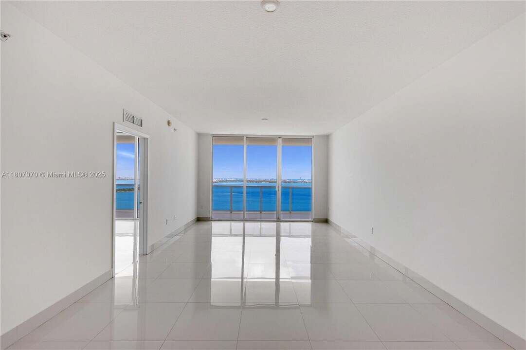 600 NE 27th St, Unit 3102 in Miami, FL - Building Photo