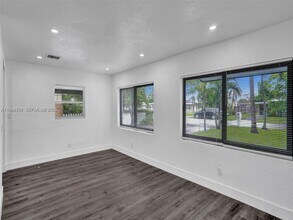 6420 SW 22nd Ct in Miramar, FL - Building Photo - Building Photo