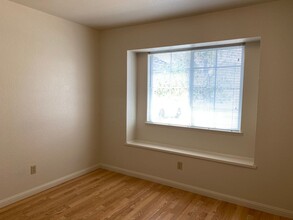 2042 Hastings Dr in Los Banos, CA - Building Photo - Building Photo