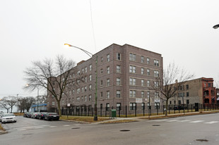 7601 S South Shore Dr Apartments