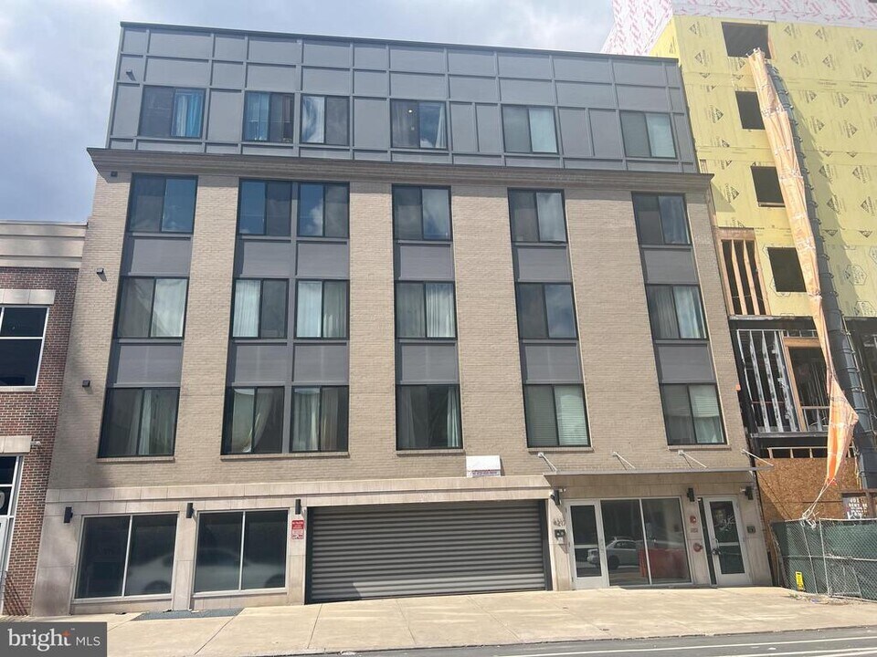 4217 Chestnut St in Philadelphia, PA - Building Photo