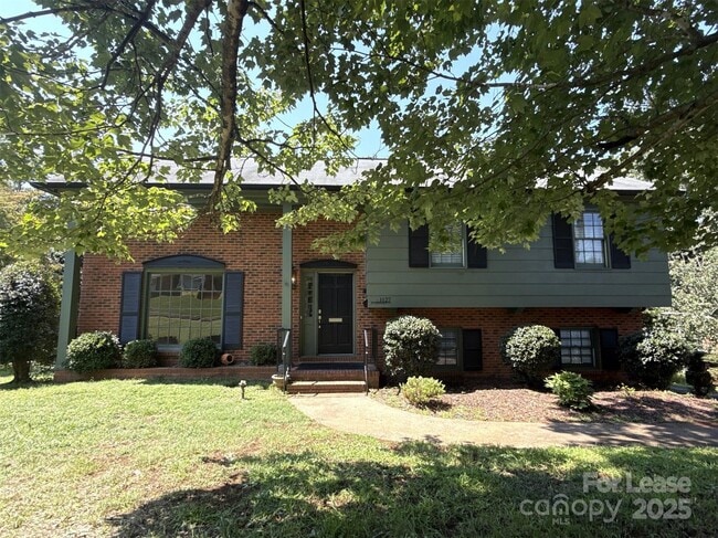 property at 1127 Queensgate St