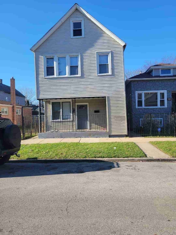 property at 8436 S Commercial Ave