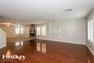 8213 Calico Wind St in Las Vegas, NV - Building Photo - Building Photo