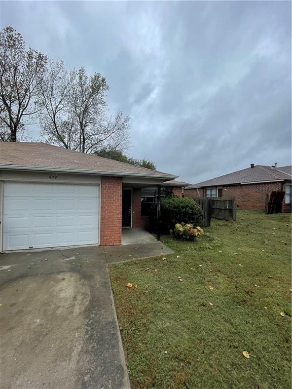 670 W Martha Dr in Fayetteville, AR - Building Photo - Building Photo