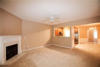3875 Dandridge Way NW in Duluth, GA - Foto de edificio - Building Photo