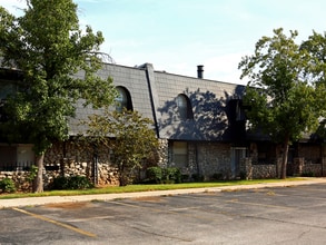 Vines at Eleanor in Oklahoma City, OK - Foto de edificio - Building Photo