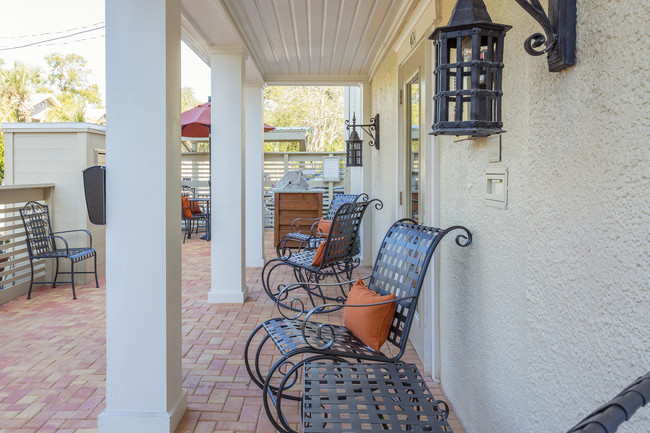 Schoolhouse Flats in Tampa, FL - Building Photo - Building Photo