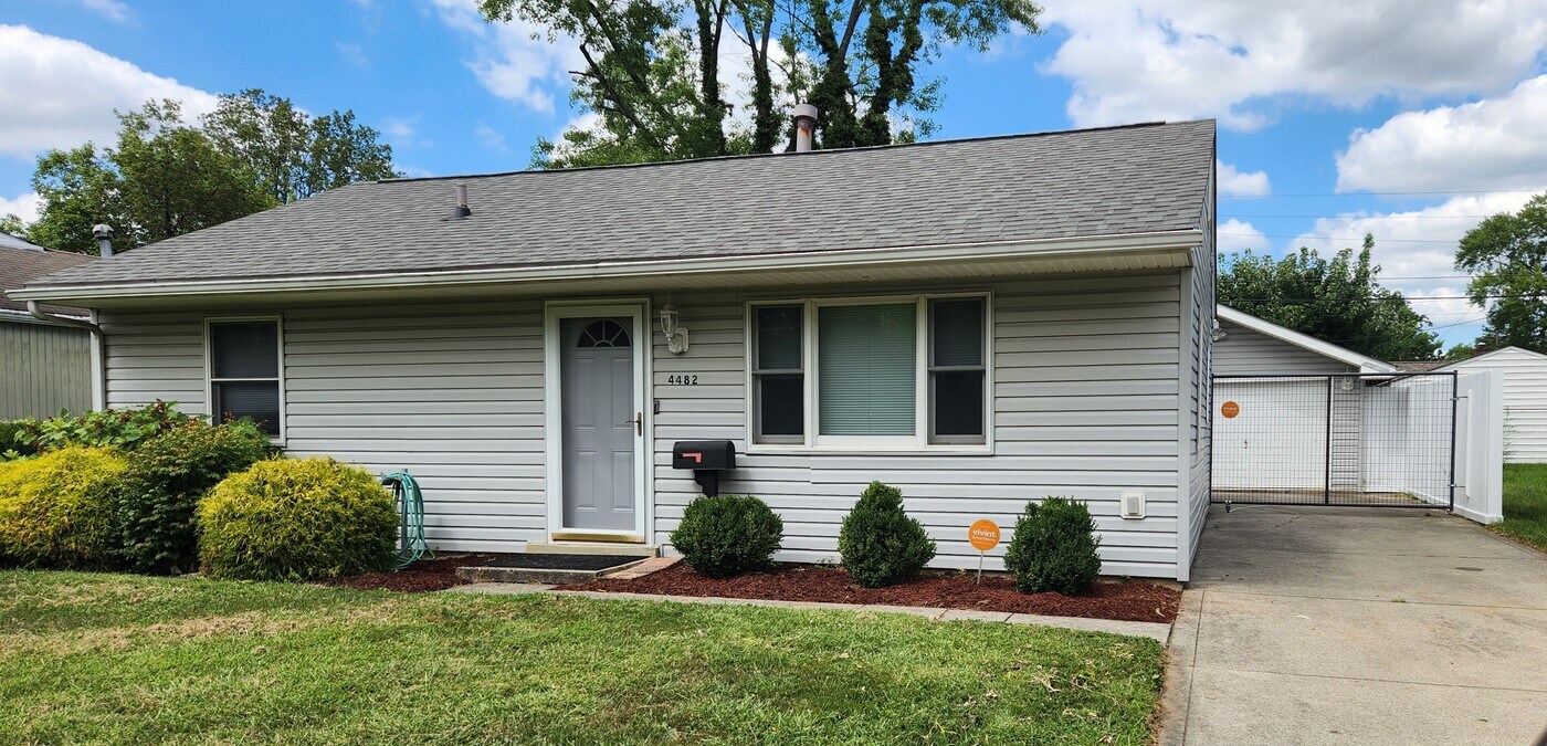 4482 St Margaret Ln in Columbus, OH - Building Photo