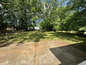 1706 Chester St NW in Huntsville, AL - Foto de edificio - Building Photo