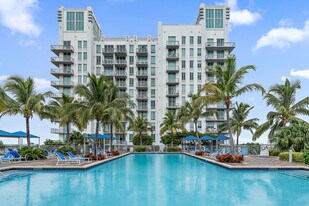 300 S Australian Ave in West Palm Beach, FL - Building Photo