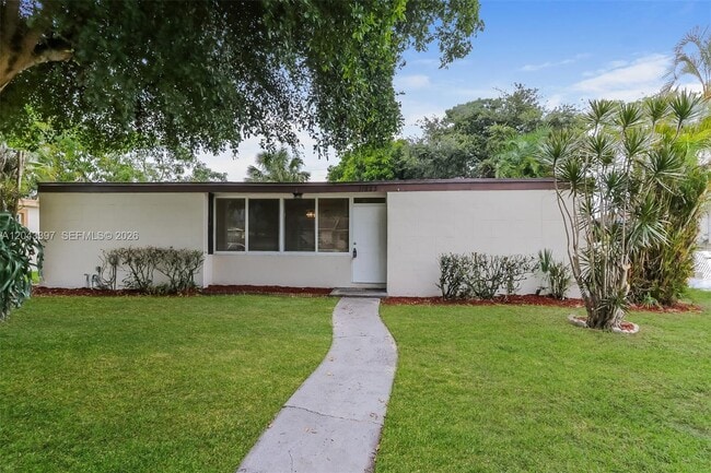 property at 11823 Dahlia Dr