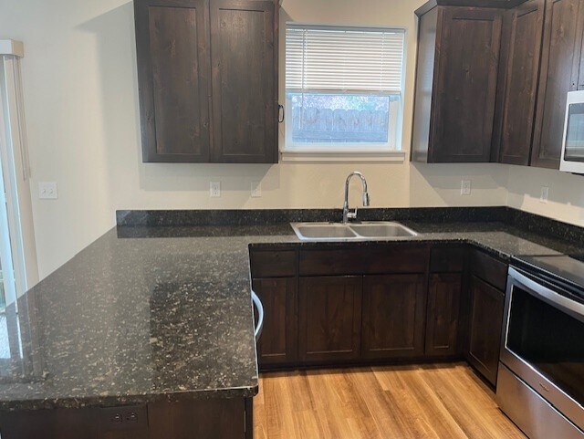 404 Oak St in Phoenix, OR - Building Photo - Building Photo