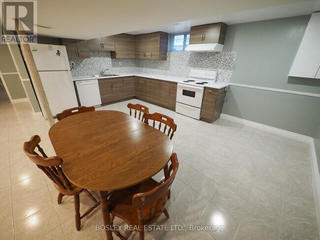 27 Edmonton Rd in Toronto, ON - Building Photo - Building Photo