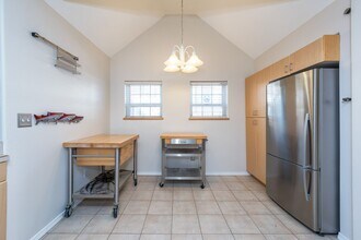 1229 W 6th Ave in Anchorage, AK - Building Photo - Building Photo