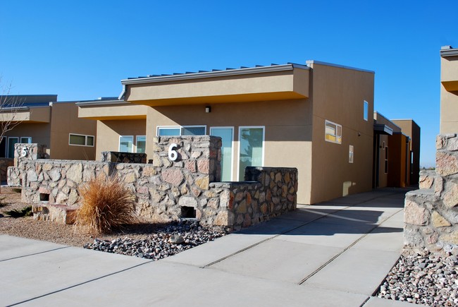 Sierra Vista Apartments in Deming, NM - Building Photo - Building Photo