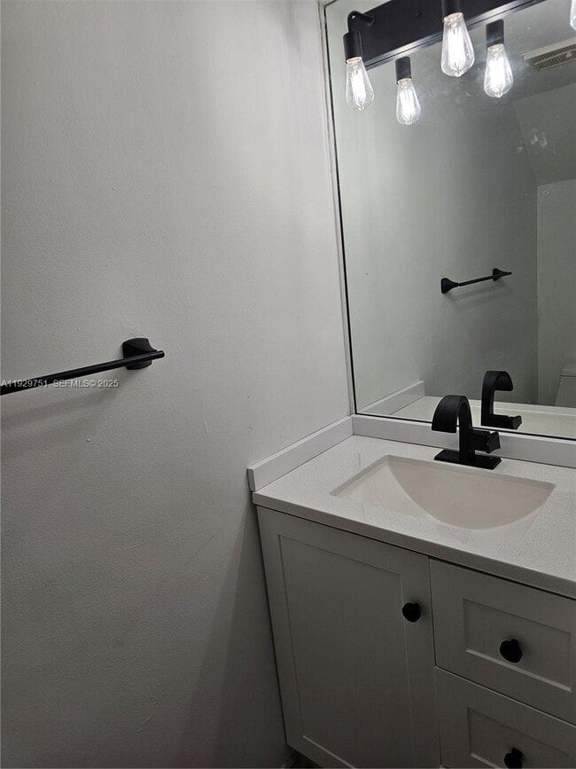 10142 SW 77th Ct in Miami, FL - Building Photo - Building Photo