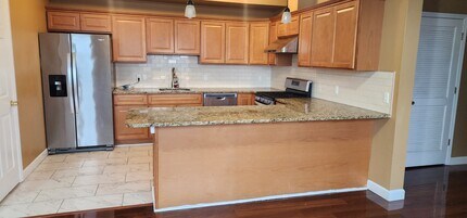 25 Cottage St, Unit 3 in Newark, NJ - Building Photo - Building Photo