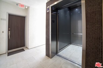 907 S Shenandoah St-Unit -301 in Los Angeles, CA - Building Photo - Building Photo