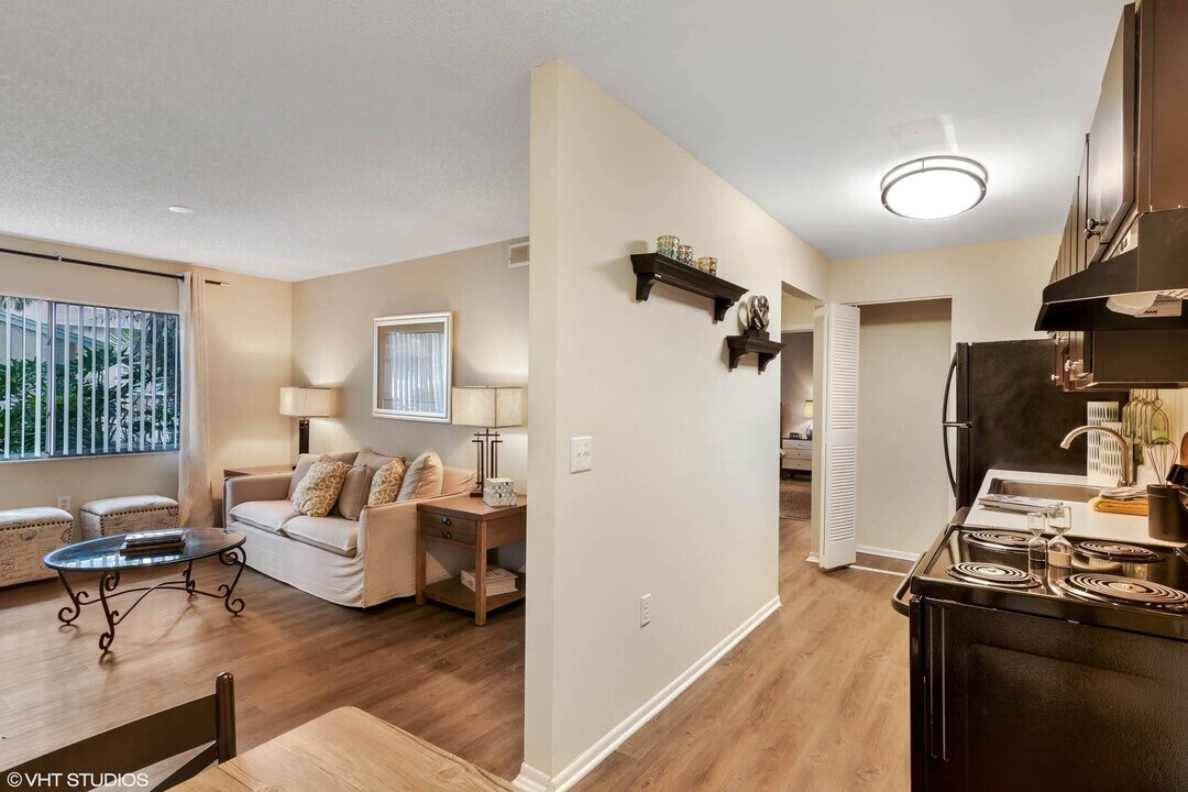 Sarasota South in Bradenton, FL - Building Photo