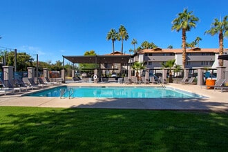 Riverside Apartments in Tempe, AZ - Building Photo - Building Photo