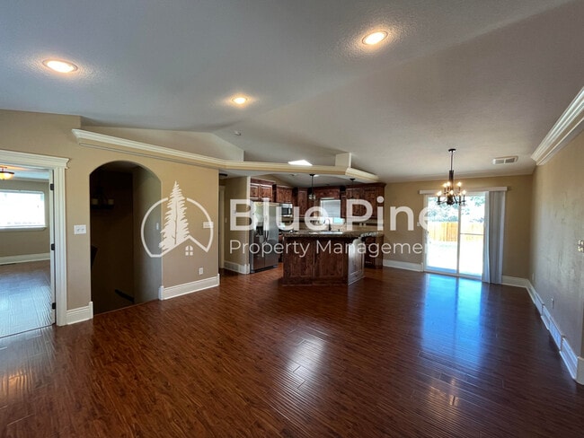 2006 Eagle Pointe Dr in Ammon, ID - Building Photo - Building Photo