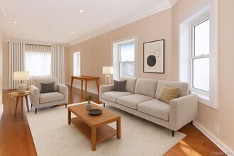 519 Fifth Ave in Pelham, NY - Building Photo - Building Photo