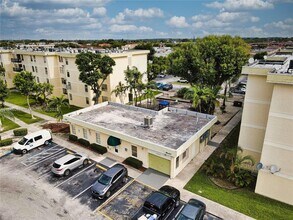 1875 W 56th St in Hialeah, FL - Building Photo - Building Photo