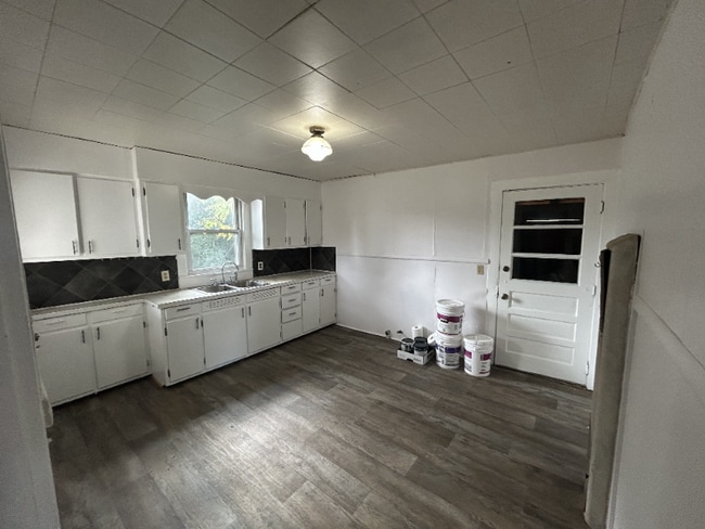 233 S Pine St in Newark, OH - Building Photo - Building Photo