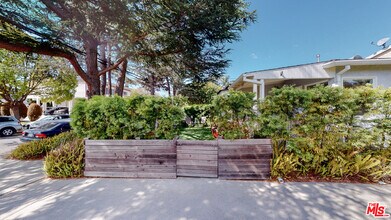 1023 Ashland Ave in Santa Monica, CA - Building Photo - Building Photo
