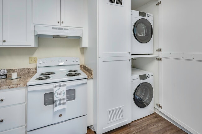 Summer Village Apartments in Chico, CA - Foto de edificio - Interior Photo