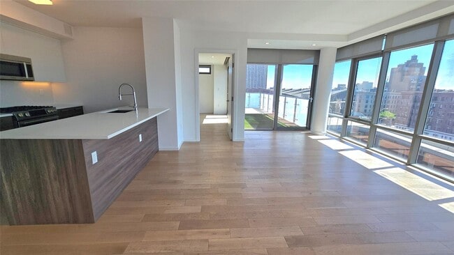 40 Pinehurst Ave in New York, NY - Building Photo - Building Photo