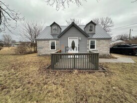 7457 Clay St in Merrillville, IN - Building Photo