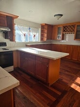 6740 28th Ave S in Seattle, WA - Foto de edificio - Building Photo