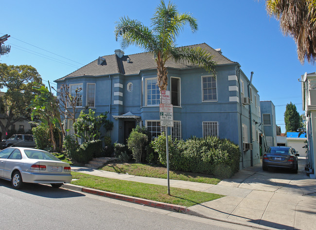 401 N Gardner St in Los Angeles, CA - Building Photo - Building Photo