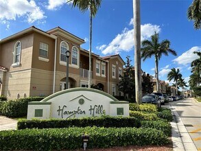 5925 Manchester Way in Tamarac, FL - Building Photo - Building Photo