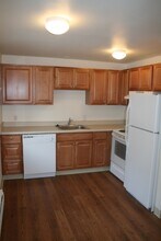 16702 North Rd, Unit #6 in Bothell, WA - Foto de edificio - Building Photo